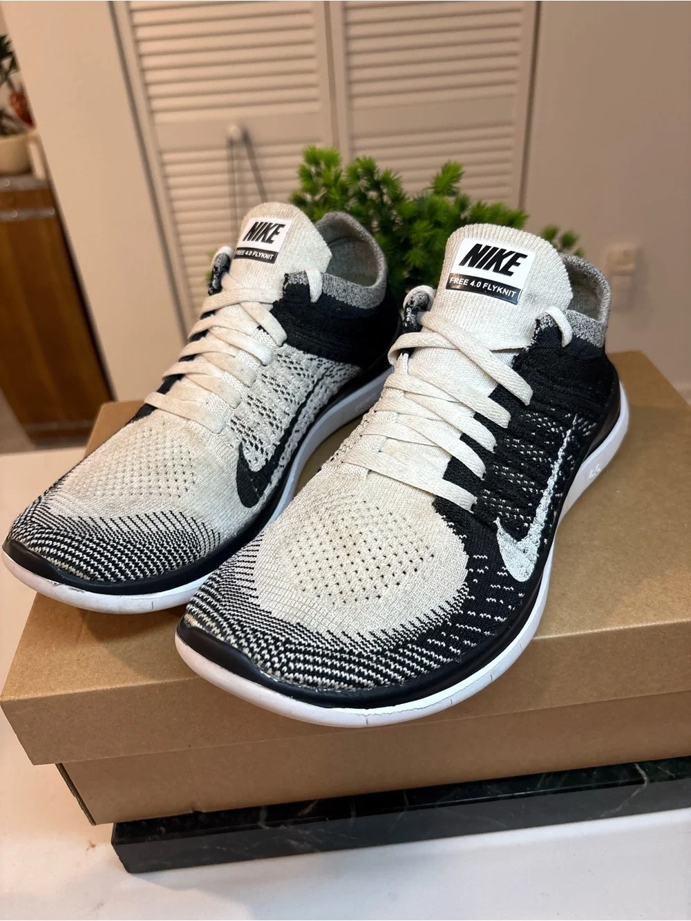 Nike Free 4.0 Flyknit Cookies and Cream Women’s size 8.5 running shoes